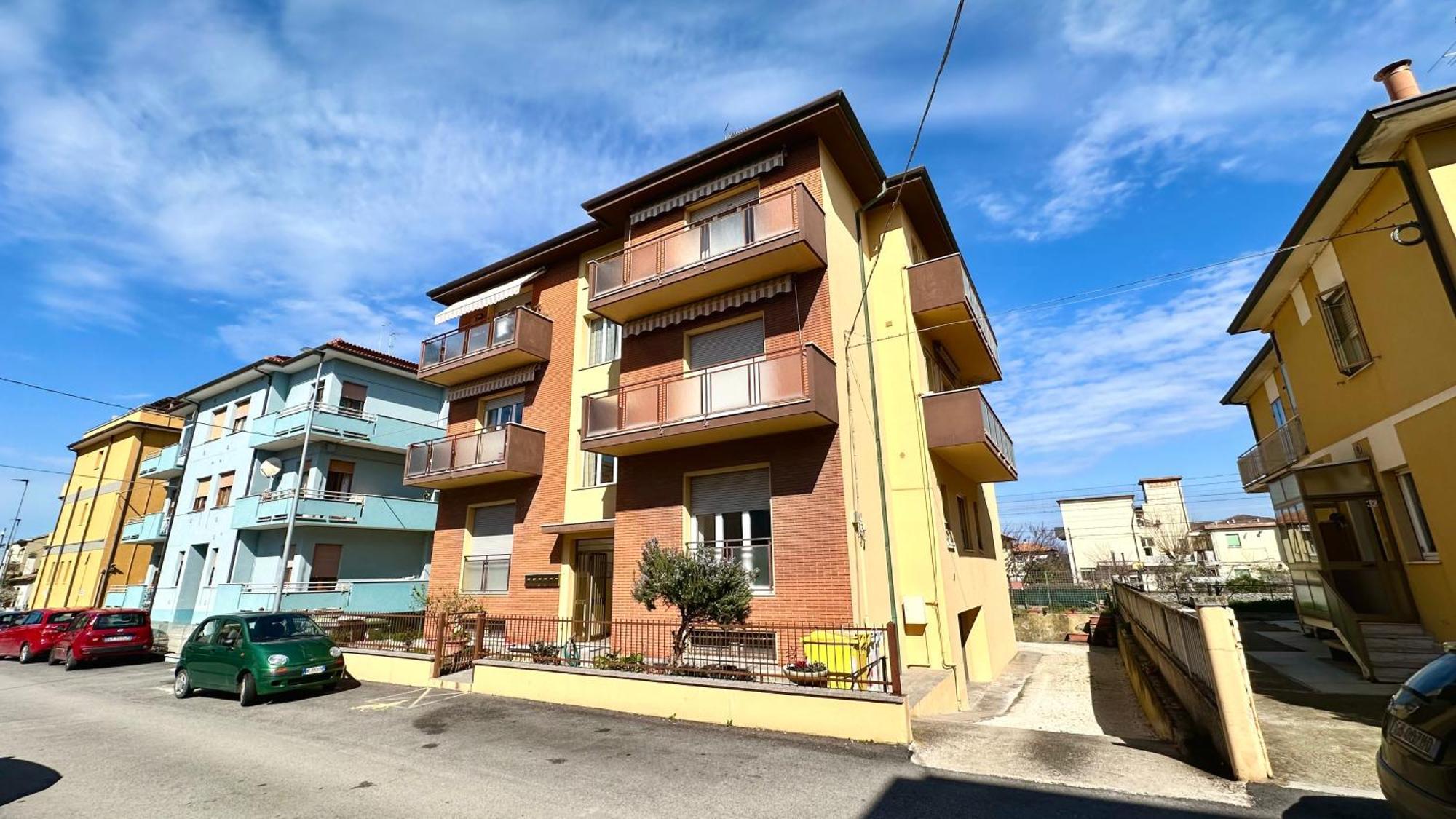 Se041 - Senigallia, Quadrilocale Accessoriato A 150Mt Dal Mare Exterior photo