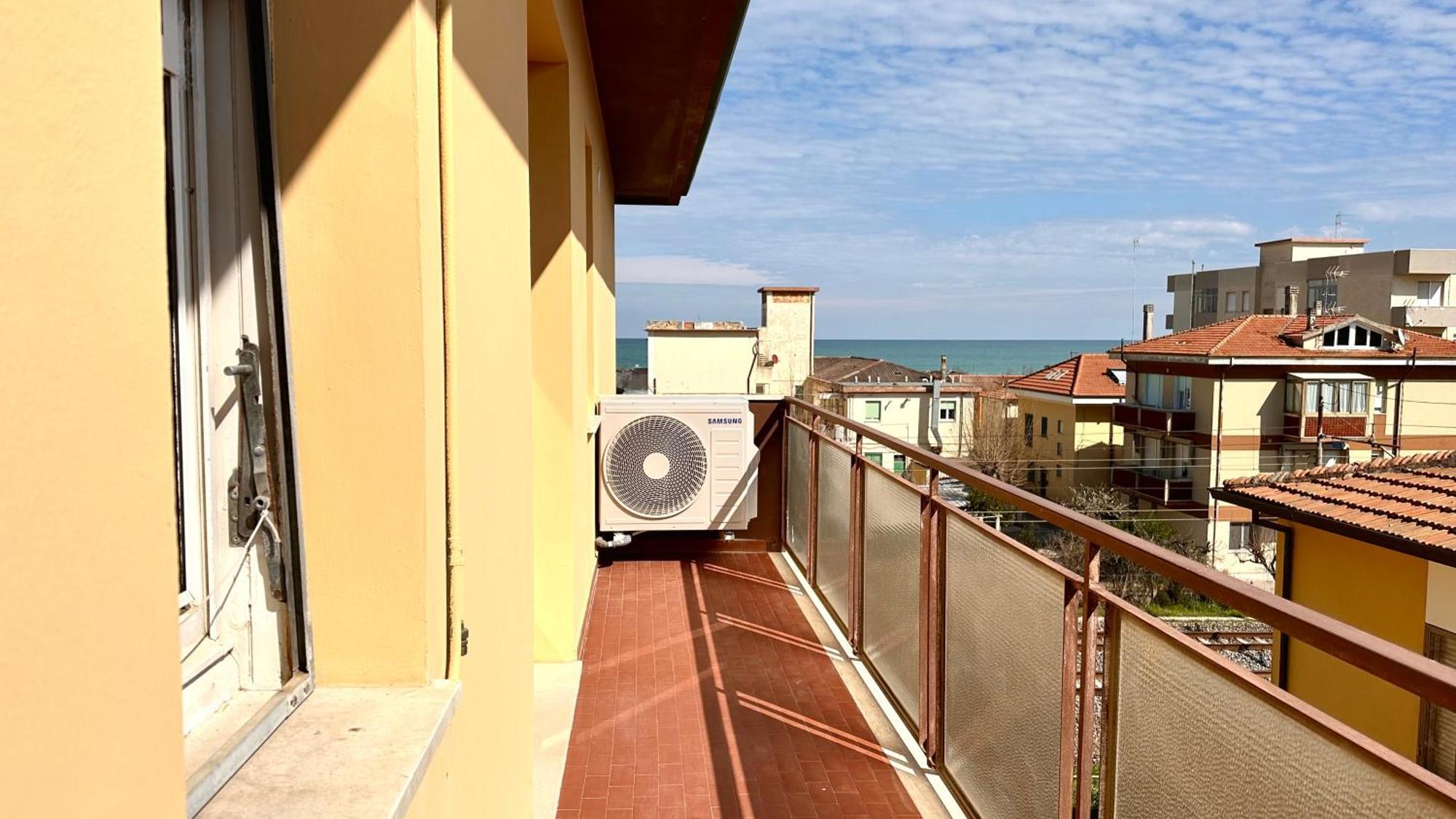 Se041 - Senigallia, Quadrilocale Accessoriato A 150Mt Dal Mare Exterior photo